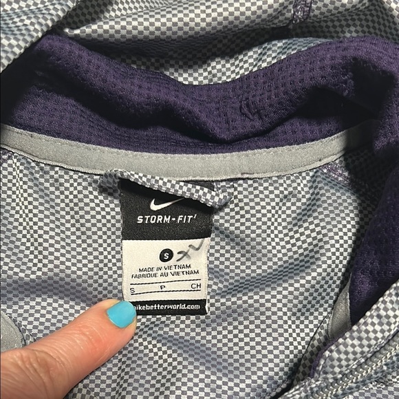 Nike Gray and Purple Ski Jacket with Hood - Picture 6 of 9